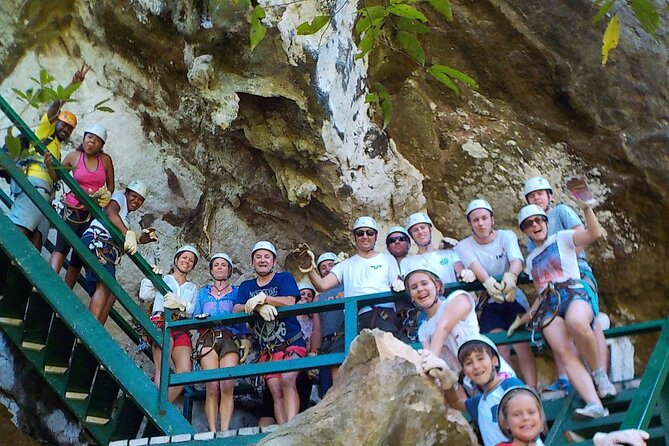 16 Lines Zipline, Cave and Mud Spa Combo Tour with Lunch in Fiji - Lunch at the course keeps the day moving
