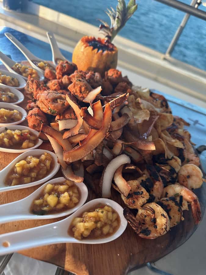 Fiji: Captain Cook Cruises Sunset Dinner Cruise - The first hour belongs to the sunset