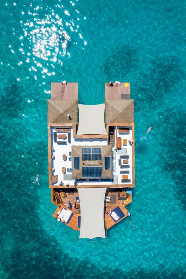 Fiji: Cloud 9 Floating Bar and Pizzeria Day Trip - Is Cloud 9 Family-Friendly?