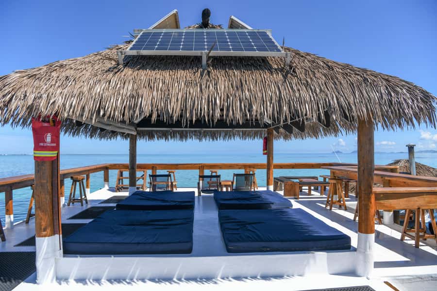 Fiji: Cloud 9 Floating Bar and Pizzeria Day Trip - Who Gets the Best Value