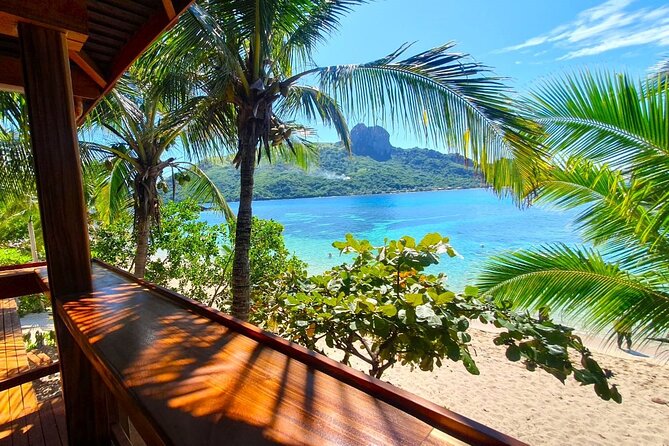 Fiji Island Cultural Experience with Lunch - Making something in the craft workshop
