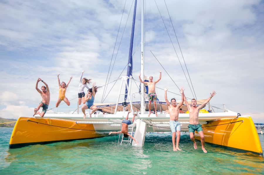 Fiji: South Sea Sailing Experience with Lunch & Drinks - Snorkeling the tropical reef