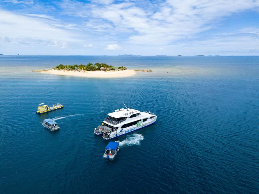 Fiji: Yasawa Islands Explorer Cruise with Lunch - The volcanic cliffs and unusual rock formations