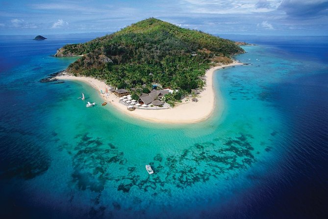 Full Day Castaway Island with Lunch - Pool, beach, and water sports