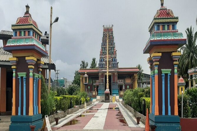 Half Day Nadi "Historical and Cultural Tour" with Village,Temple,Gardens&Markets - Sri Siva Subramaniya Swami Temple: color, faith, and good manners