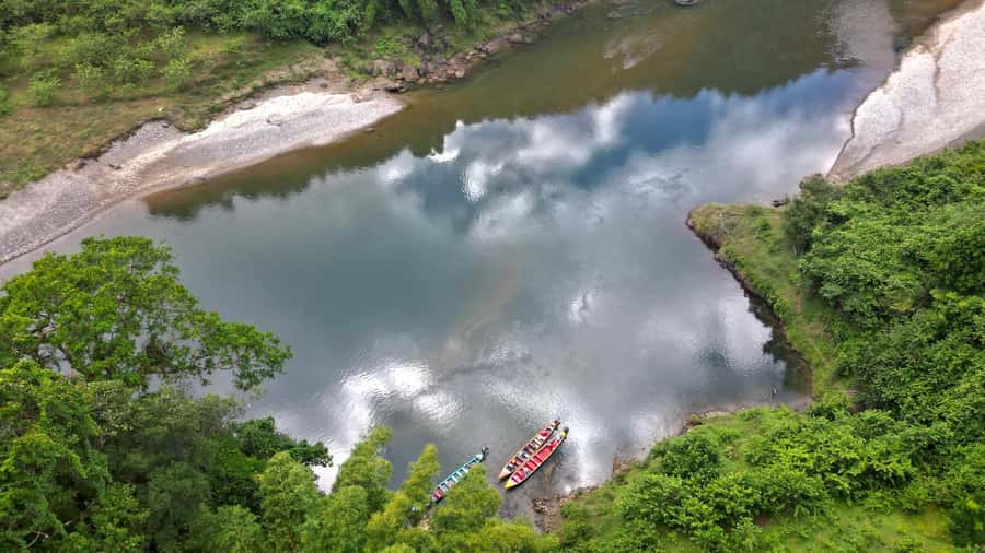 Jewel Of Fiji: Boat, Raft & Waterfall Culture Tour w/Lunch - The long road from Denarau to the river