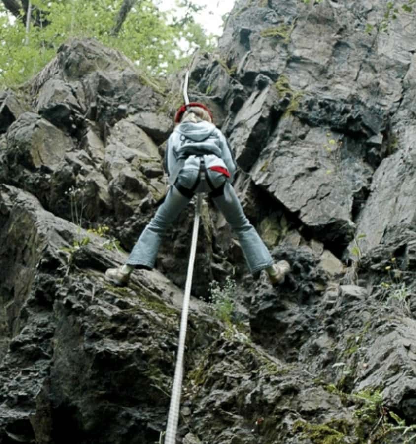 Nadi: Abseiling, Zipline, and Cave Tour with Meal - Rappelling into the Tau Caves