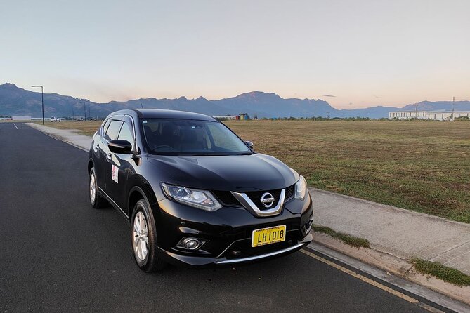 Private Arrival SUV Transfer: Nadi Airport to Nadi area Hotels - Meeting Deo in the arrivals hall