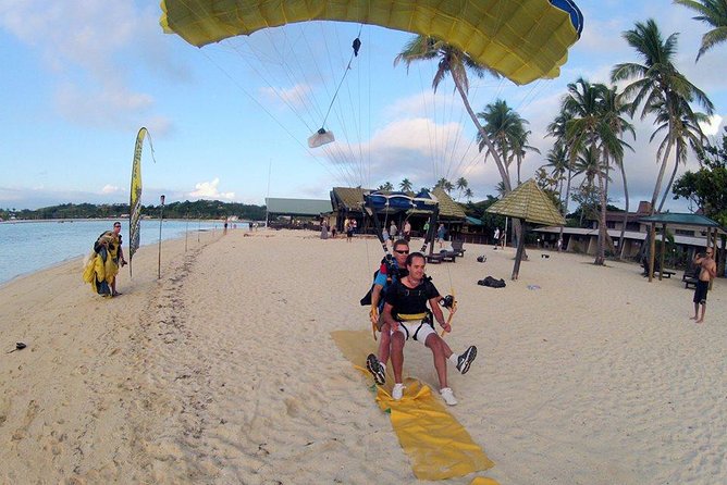 Skydive Fiji Radical 10000ft Tandem Jump (30 seconds free fall) - The aircraft climb and the changing view
