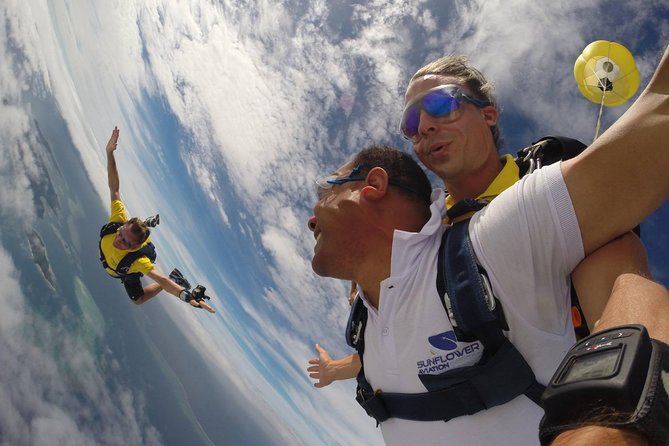 Skydive Fiji Radical 10000ft Tandem Jump (30 seconds free fall) - The moment of freefall