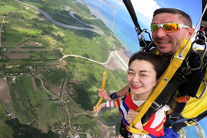 Skydive Fiji Radical 10000ft Tandem Jump (30 seconds free fall) - Is $348.07 a fair price?