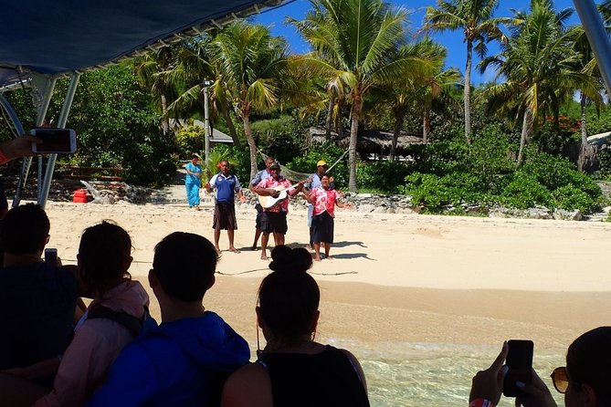 Ultimate Encounter Snorkel with Sharks in Fiji - What to pack for this Fiji day trip