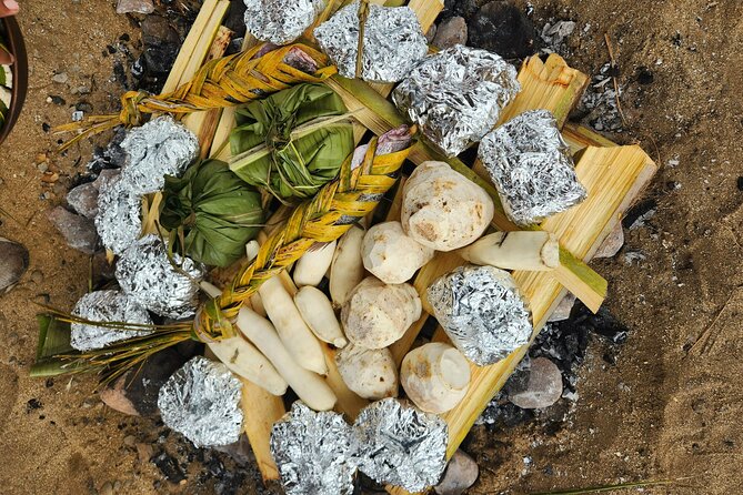 Vavavi - Fijian Cooking & Cultural Experience - Preparing the lovo, Fiji’s earth oven
